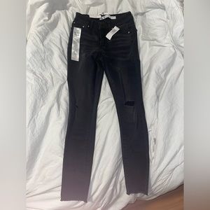 Skinny black jeans !!